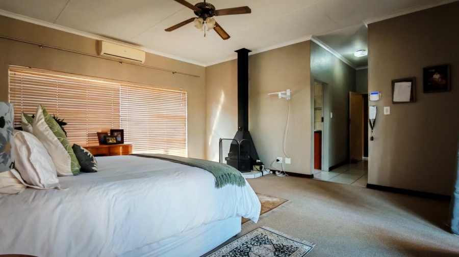 4 Bedroom Property for Sale in Melodie North West